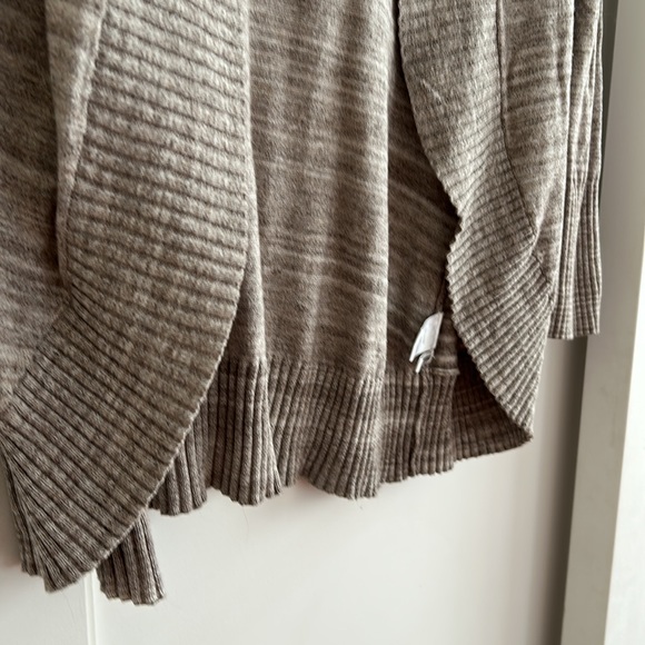 Light weight cardigan - Picture 5 of 6